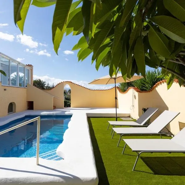 EDEN RENTALS Villa La Paz Ocean Views Heated Private Pool, hotel in Sauzal