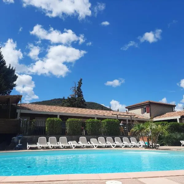 Relais du Salagou - Chalets climatisés proche Lac du Salagou, hotel en Le Bosc