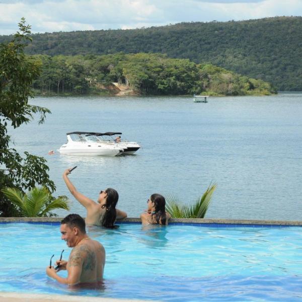 ALDEIA do LAGO Caldas Novas Lindo Apt com Cozinha Mobília Nova Pode Levar Bebidas na Área das Piscinas