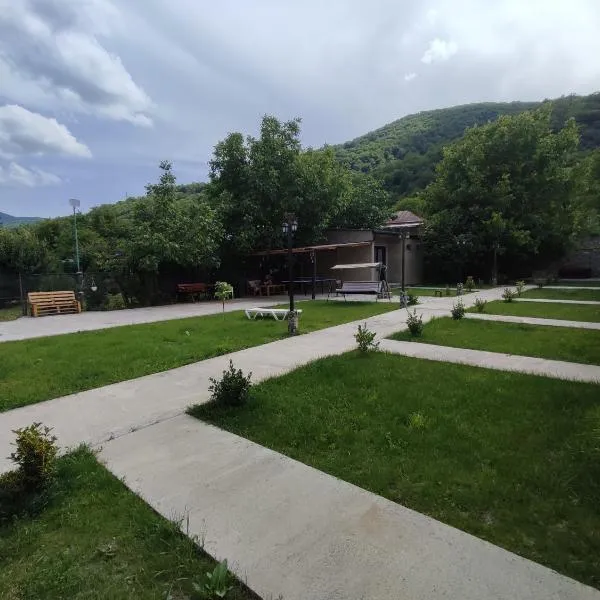 Ananuri Cottages, hotel a Zhinvali