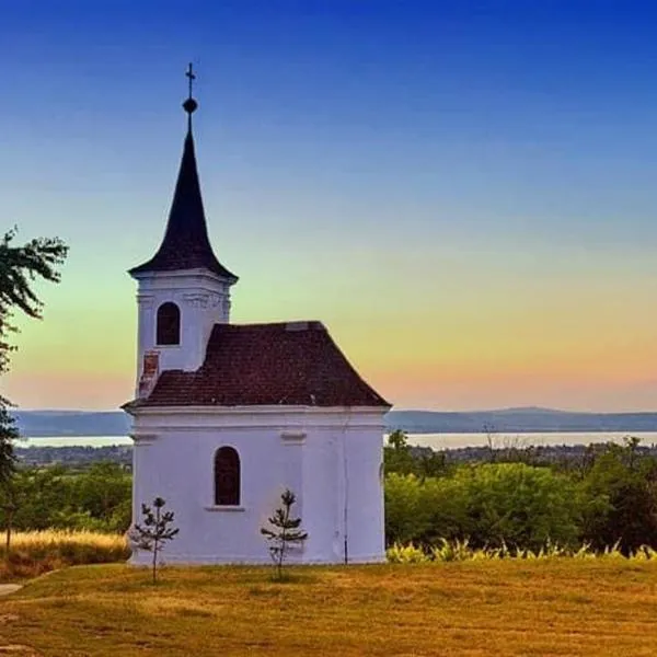 B&Beach Apartman Balatonlelle、バラトンレッレのホテル
