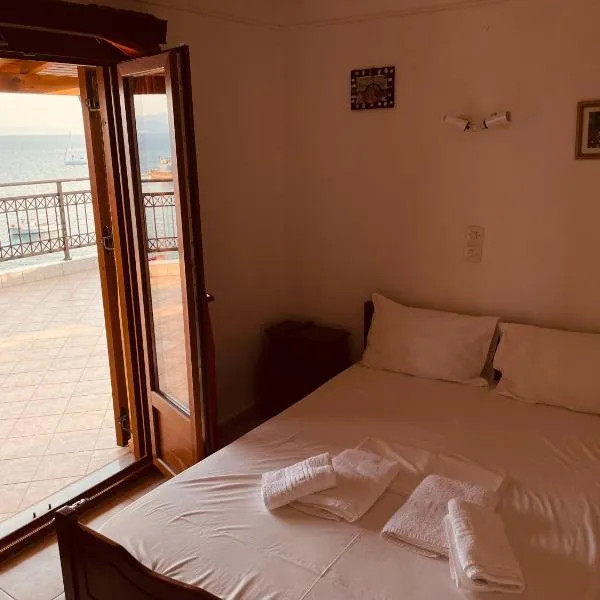 Delfinia Studios、プラタニアスのホテル