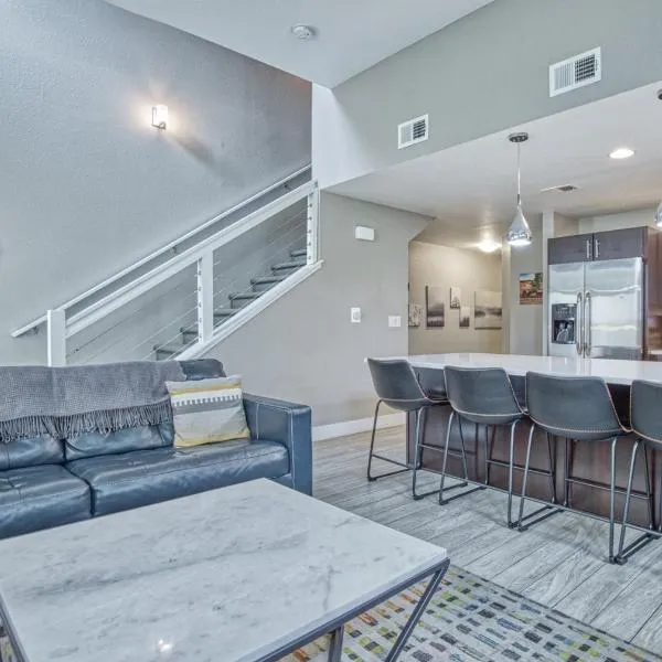 포트콜린스에 위치한 호텔 Modern Townhome near Old Town, Breweries, & River!