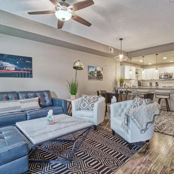 2 Bedroom townhome, super close to downtown FC!, hotell Fort Collinsis