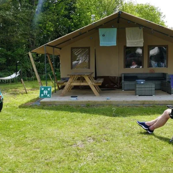 Safaritent Sarek, Wolvenspoor 10, hotel v destinaci Vledder