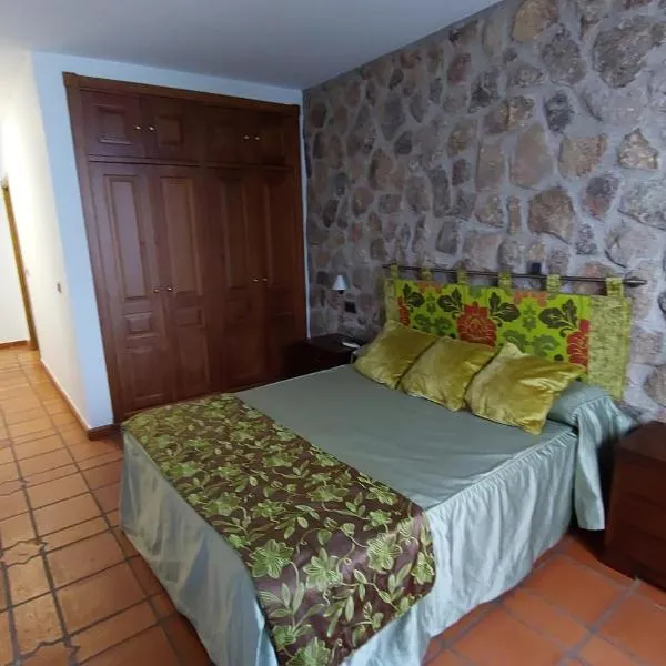 Hotel Rural Las Nogalas, ξενοδοχείο σε Carmonita