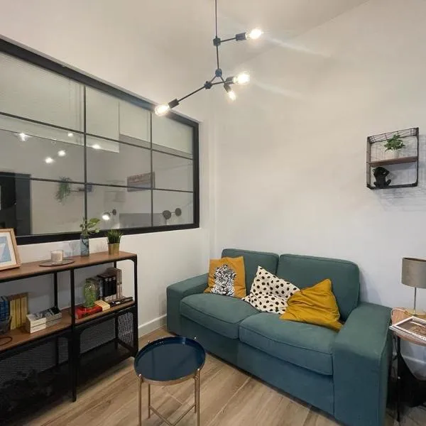 APARTAMENTOS SOL Y LUNA, hótel í La Línea de la Concepción