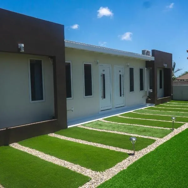 Pavia's Centerpoint Oasis, hotel in Oranjestad