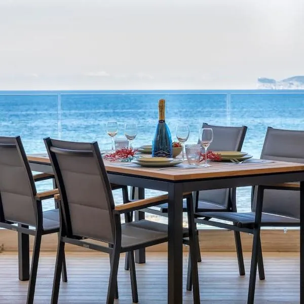 Sea inside luxury apartment: vista mozzafiato, khách sạn ở Alghero