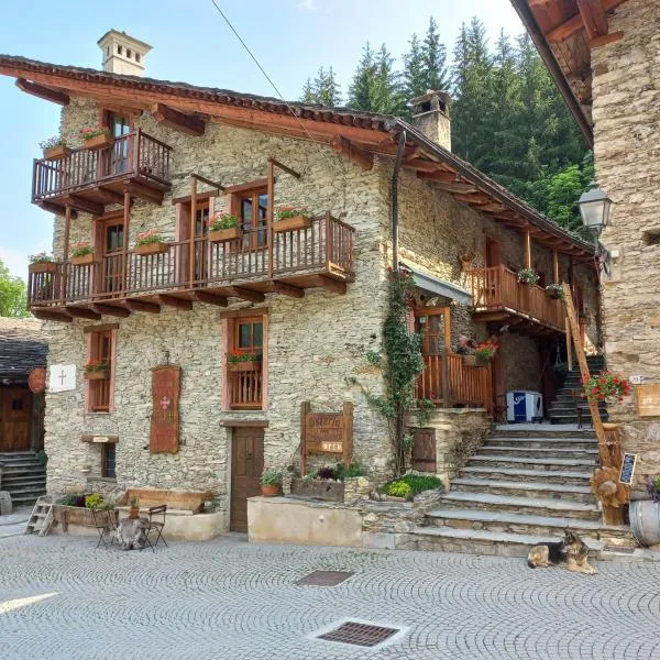 Albergo diffuso La Marmu Osteria della Croce Bianca, hotel in Prazzo