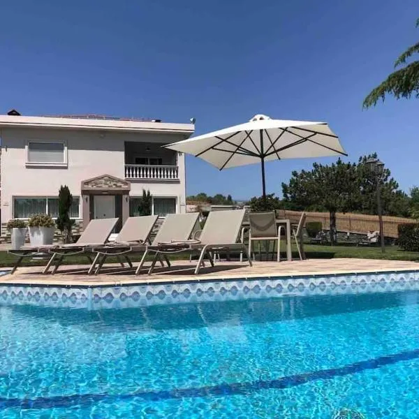 Villa Casa Chrissy, hotel em Plagiárion