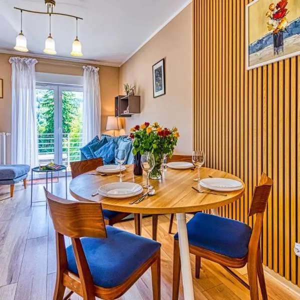 Apartament Lazurowy - 5D Apartamenty, hotel in Świeradów-Zdrój
