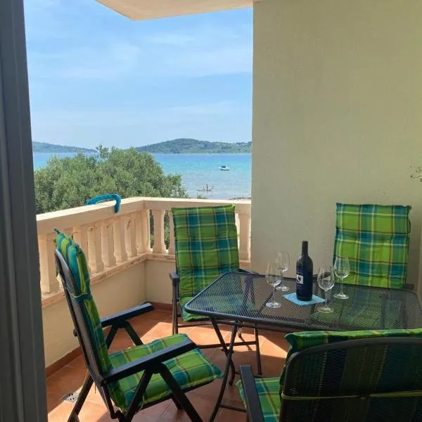 MP More, hotel en Srima