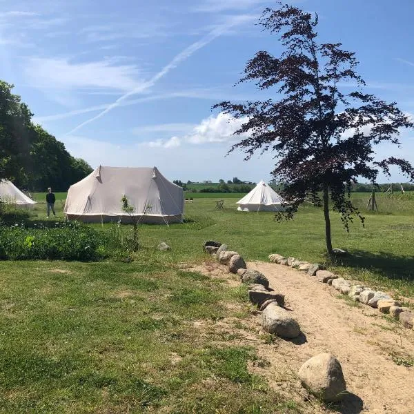 Helles Have Glamping, hotel em Damsholte