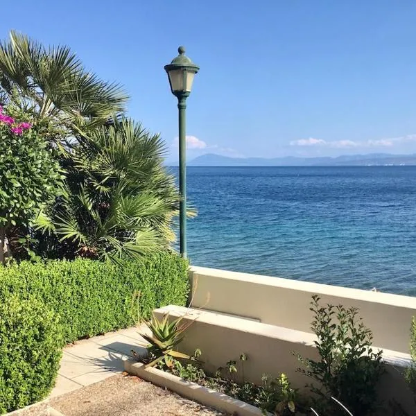 EviaXL Studios, hotel en Khronia