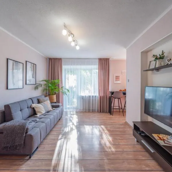 500m to the Beach - 2 Room Apartment with Balcony, ξενοδοχείο σε Γιούρμαλα