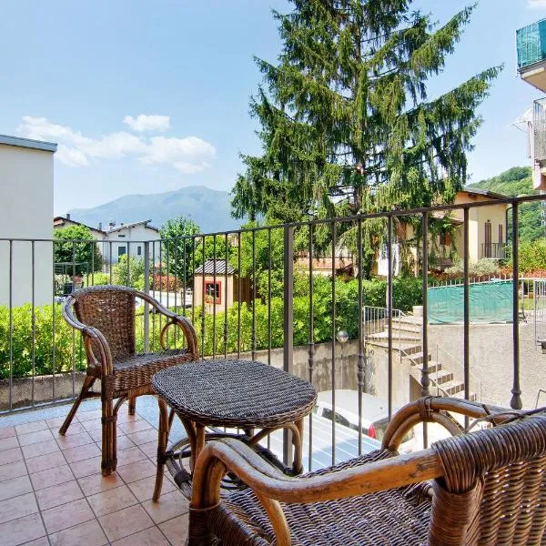 Colorful Apartment, ξενοδοχείο σε Colico