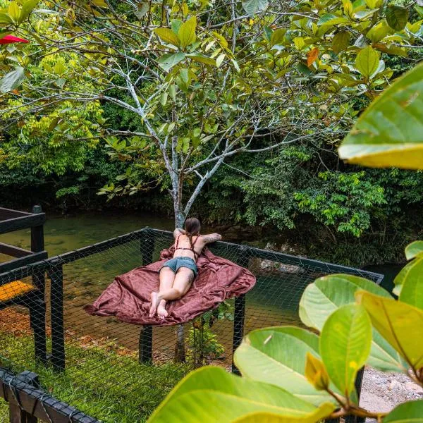 Glamping Río Claro, hotel v destinaci Doradal