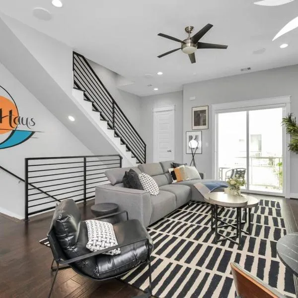 Mohr Haus - Walk to NRG Stadium - Medical Center - Sleeps 8, hotel v destinaci Houston