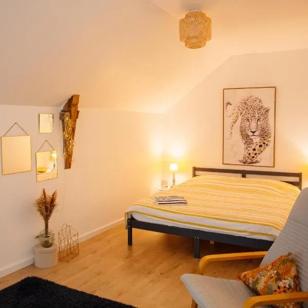 La Borgnardais, gîte et chambres 1 à 9 couchages en Brocéliande Meublés de tourisme 2 étoiles, hôtel à Maure-de-Bretagne
