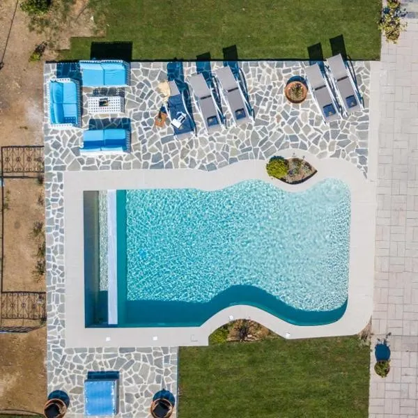 Emarmene Home with private pool near Rhodes Town & airport – hotel w mieście Koskinou