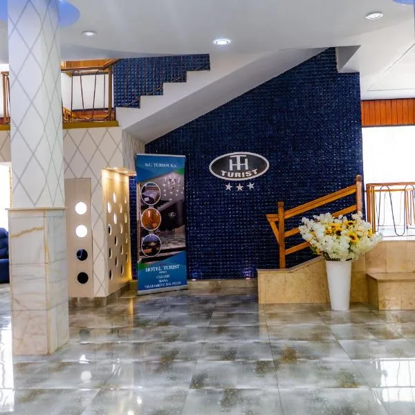 Hotel Turist，Pucioasa的飯店