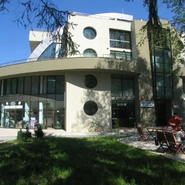 Evridika Hotel, viešbutis mieste Devinas