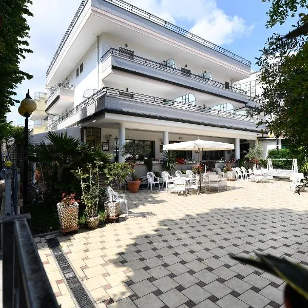 Hotel Criniera D'oro, hotel en Rímini