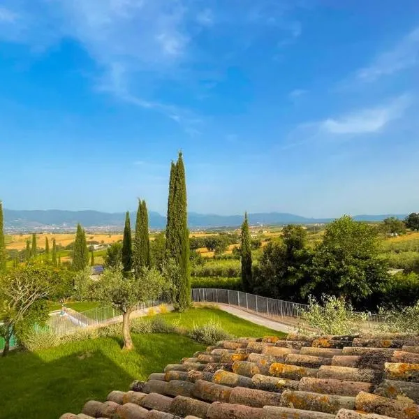 AGRITURISMO LA CORTE DEI CAVALIERI, hotel v destinaci Montefalco