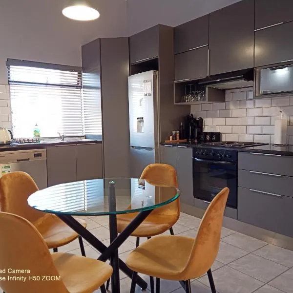 Waterstone Park 1 Bed, hotel in Lombardy East