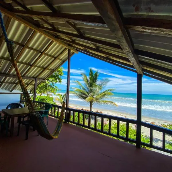 Mompiche Island Hostel, hotel en Cojimíes