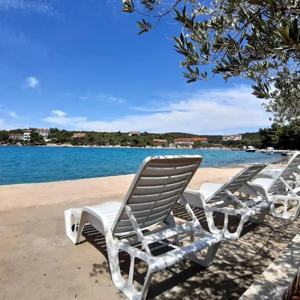 Trim Rooms and Apartments, hotel di Lovište