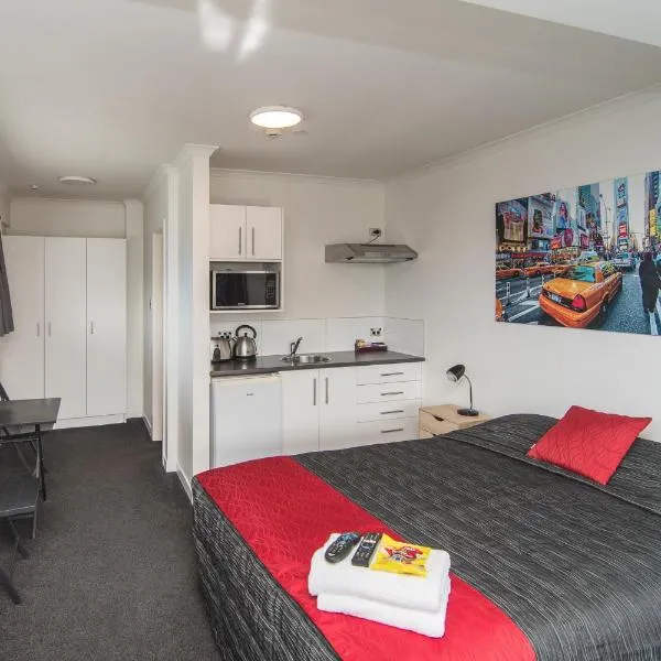 The Hibernian Studio Apartments - 4 Latter Street, hotel v destinaci Timaru