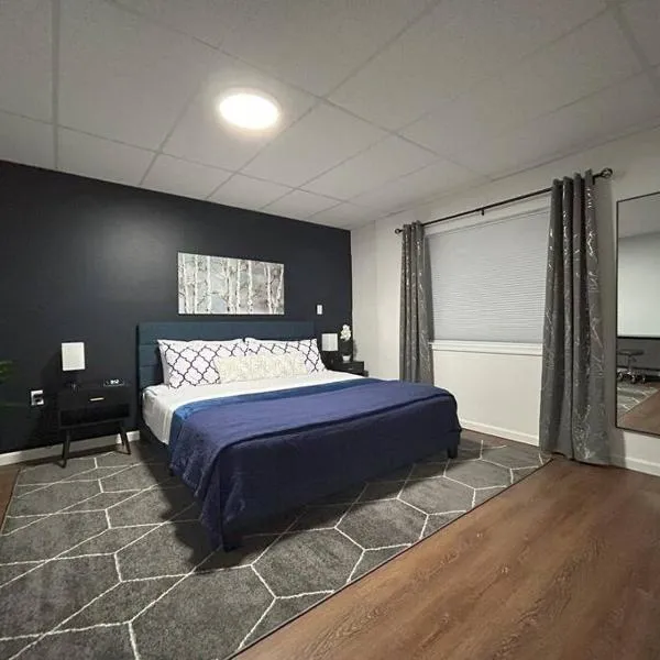 Birch Suite: 2 Bedroom, King Bed, Pour Over Coffee: Fairbanks şehrinde bir otel