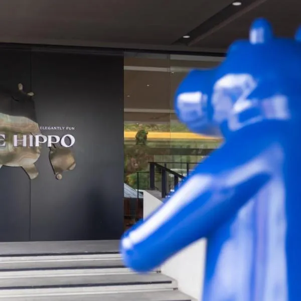 Blue Hippo Hotel, hotell i Ban Khlong Samrong