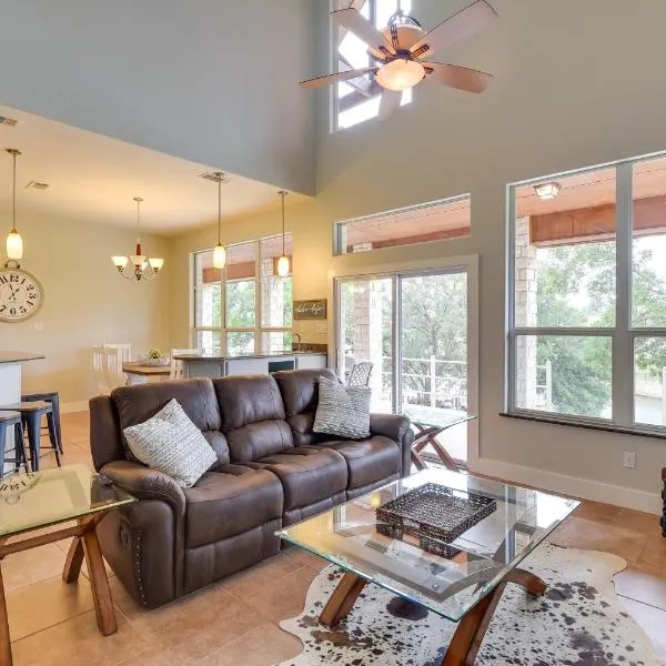 Spacious Lake Granbury Vacation Rental with Dock!, Hotel in Granbury