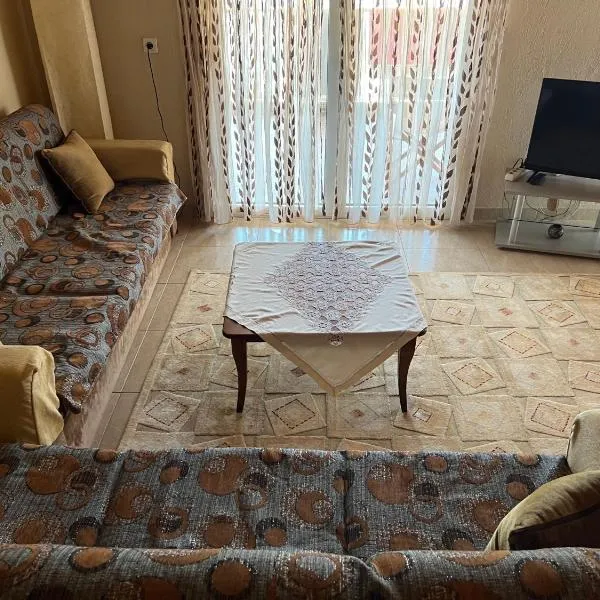 Urban House Koukouroumas, hotel in Sikia