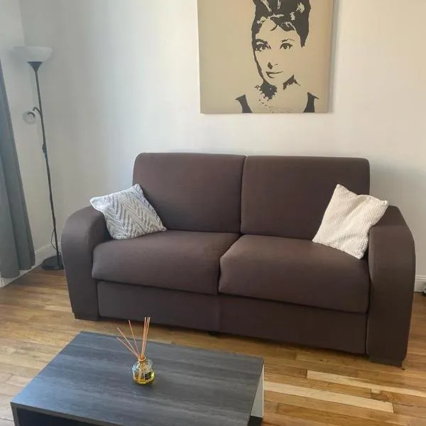 Studio Cosy 2 adultes, hotel in Reims