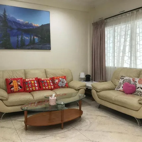 Carols Guesthouse near Jonker and Satay Celup, hotel en Melaka