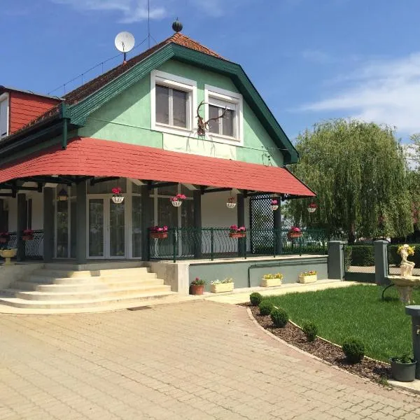 Horgász-Vadász Vendégház, hotel in Tiszakeszi