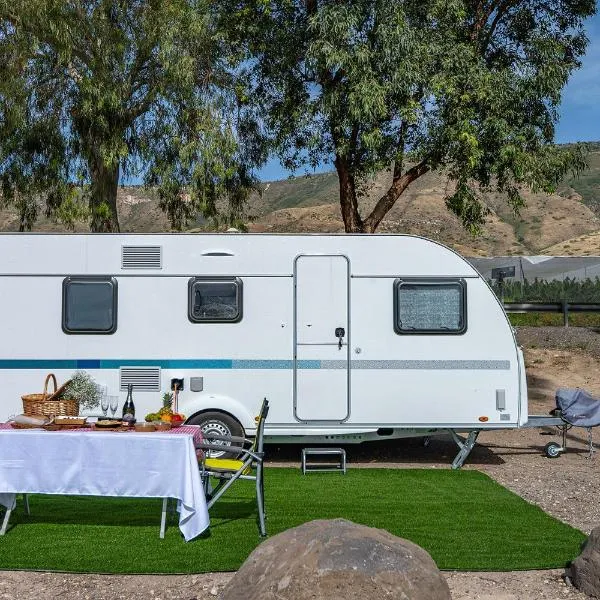 Dream Caravan's - קרוואנים מהממים ומאובזרים למשפחות בחוף גופרה בכנרת, hotel v destinaci Ejn Gev