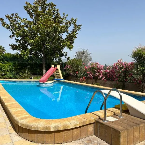 Casa Vacanze Salvatore-Relax con piscina privata, hotel v destinaci Palazzolo Acreide
