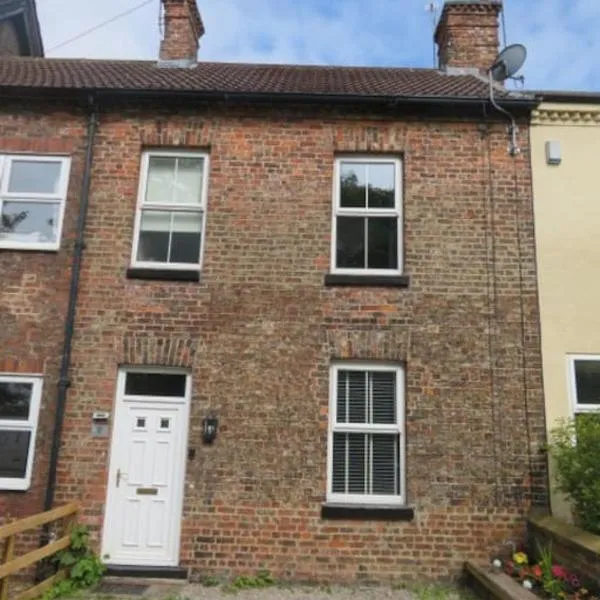 2 Railway Terrace, hotel in Croft