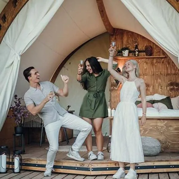 WOW magisches Luxus Glamping mit Pool im Paradies, hotel in Bad Salzdetfurth