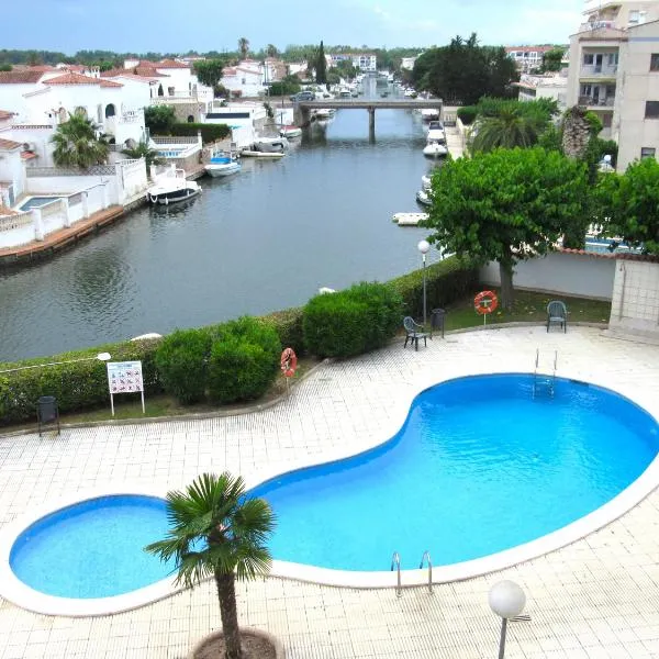 Appartement vue exceptionnelle sur les canaux, hotel i Empuriabrava