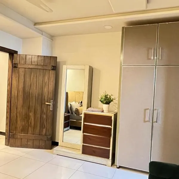Pine Apartments Civic center bahria town Islamabad, hotel in Rawalpindi