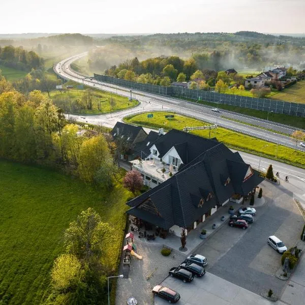 Dwór Świętoszówka, hótel í Świętoszówka