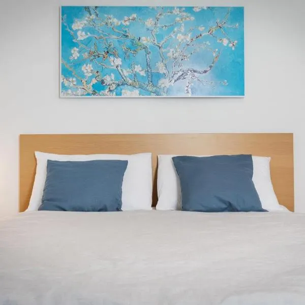 Easy flat Vezia, indipendent entrance, free parking, hotel v destinaci Lugano