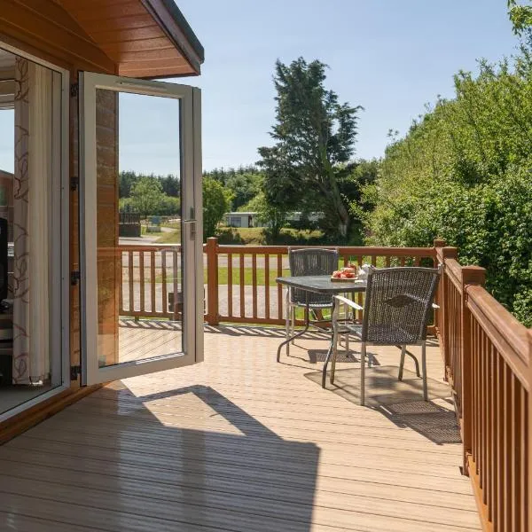 7 Atlantic Crescent Lodge - 2 Bed-Sleeps 4-TJS7AC, hotel in Woolacombe