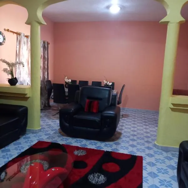 Chambre privée meublée climatisée, hotel v destinaci Ziguinchor